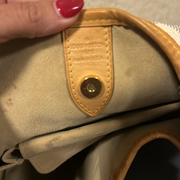 Louis Vuitton Azur Galleria - Picture 3 of 7